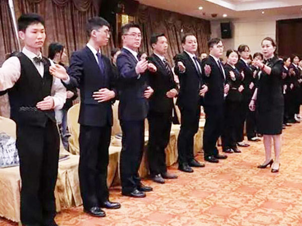 郴州錦馬置業(yè)有限公司,會(huì)議室,標(biāo)準(zhǔn)房,豪華房,商務(wù)房,娛樂(lè)房,商務(wù)休閑房,豪華套房哪里好 郴州錦馬置業(yè)有限公司,會(huì)議室,標(biāo)準(zhǔn)房,豪華房,商務(wù)房,娛樂(lè)房,商務(wù)休閑房,豪華套房哪里好