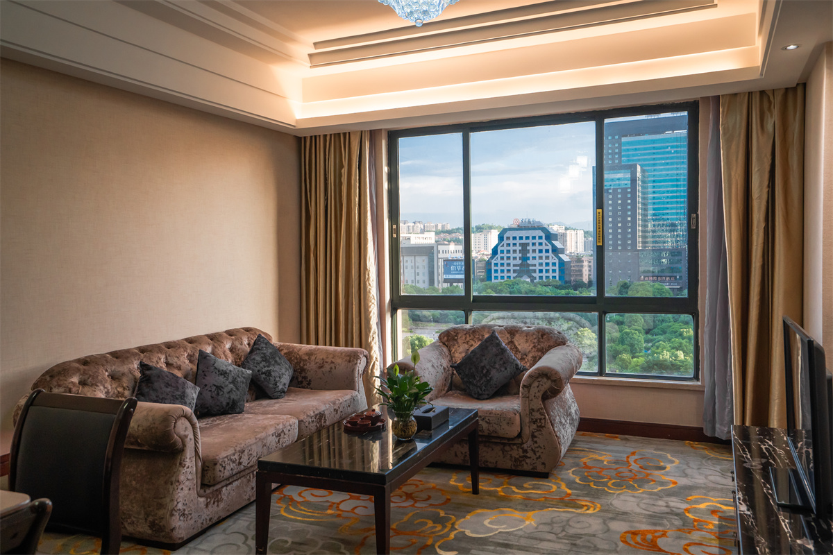 上海錦馬企業(yè)發(fā)展有限公司,五嶺新天地樓盤銷售,錦馬時代中心房產(chǎn)銷售,酒店住哪里好!